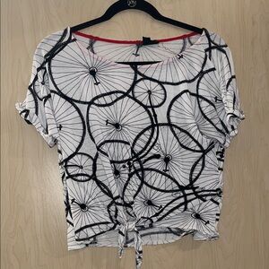 W5 Black and White Bicycle Print Short Sleeve Top